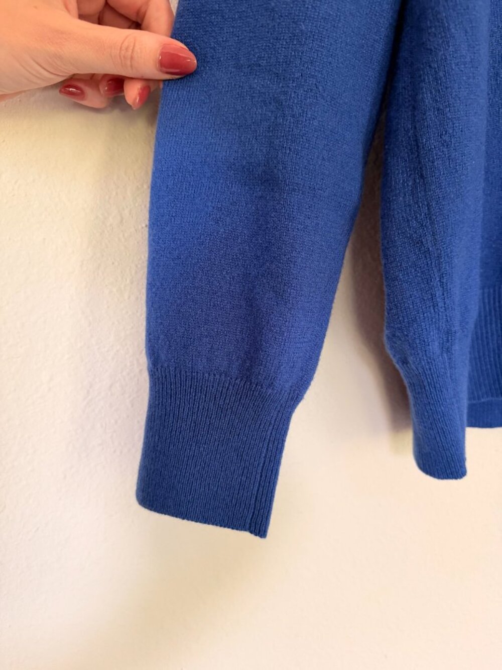 Loro Piana Cerulean Blue V Neck Sweater | Made in Italy | IT 52 | Luxury Knit - Picture 4 of 6